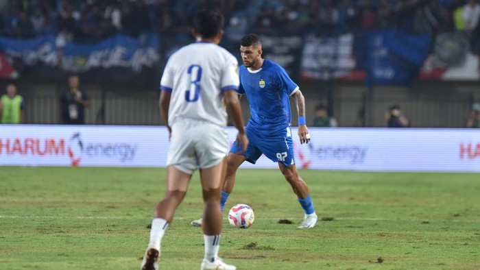 Laga Persib vs Port FC.