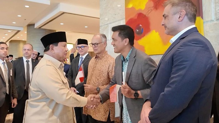 Momen kemunculan Presiden Prabowo Subianto disambut diaspora Indonesia di Brasil Momen kemunculan Presiden Prabowo Subianto disambut diaspora Indonesia di Brasil. (dok Tim Media Presiden)