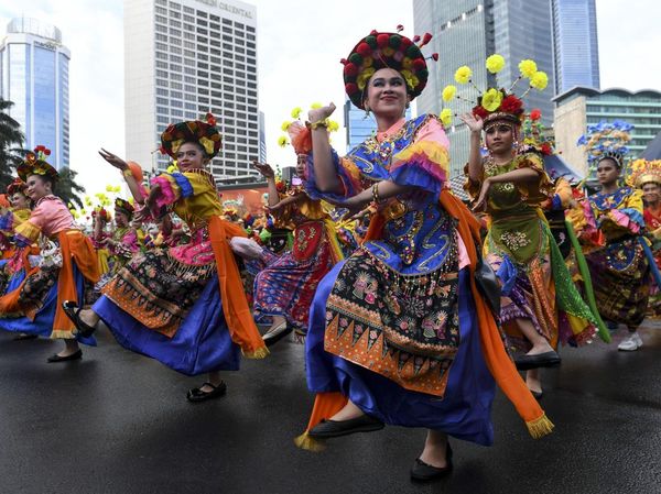 Pertunjukkan Kolosal Budaya Betawi Ramaikan CFD di Bundaran HI