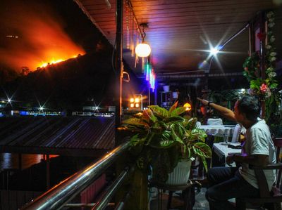 Api Melahap Perbukitan Tongging Karo Sumatera Utara