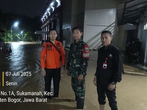 Video: Banjir Masuk RS di Jonggol, Penerimaan Pasien Ditutup Sementara Video: Banjir Masuk RS di Jonggol, Penerimaan Pasien Ditutup Sementara