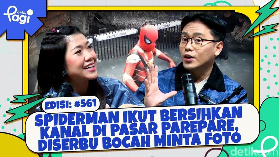 Spiderman Ikut Bersihkan Kanal di Pasar Parepare, Diserbu Bocah Minta Foto