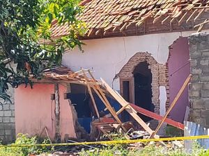 Ini Dugaan Asal Ledakan yang Hancurkan Rumah di Pasuruan Ini Dugaan Asal Ledakan yang Hancurkan Rumah di Pasuruan