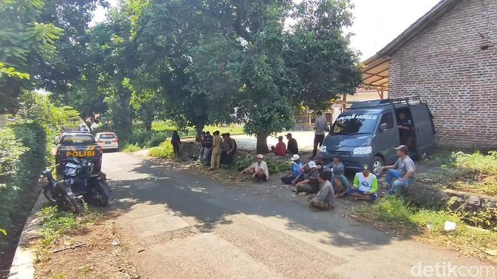 Ledakan dahsyat di Pasuruan Ledakan dahsyat menggegerkan warga Pasuruan