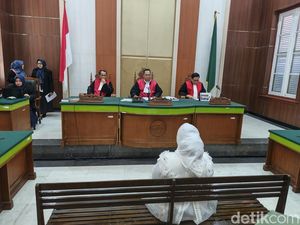 Mira Hayati Divonis 10 Bulan Penjara-Denda Rp 1 M di Kasus Skincare Merkuri Mira Hayati Divonis 10 Bulan Penjara-Denda Rp 1 M di Kasus Skincare Merkuri