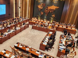 Video Komisi I DPR Rapat Tertutup dengan Komdigi, Bahas Apa?