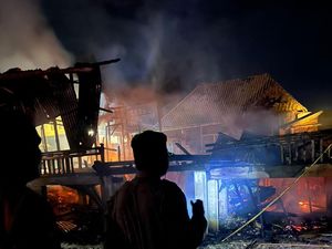 Rumah Panggung Milik Oki di Ogan Ilir Hangus Terbakar