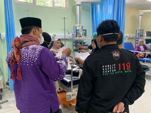 Jemaah Haji Kota Batu Pulang, 1 Patah Tulang-1 Dirujuk ke RS Jemaah Haji Kota Batu Pulang, 1 Patah Tulang-1 Dirujuk ke RS
