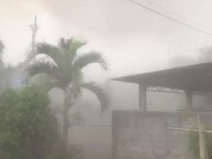 Video Desa Boru NTT Diserbu Kerikil Usai Lewotobi Laki-laki Meletus Video Desa Boru NTT Diserbu Kerikil Usai Lewotobi Laki-laki Meletus