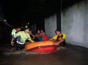 Dua Warga Tewas Tersetrum Saat Banjir di Mataram dan Lombok Barat Dua Warga Tewas Tersetrum Saat Banjir di Mataram dan Lombok Barat