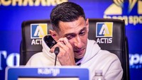Air mata kebahagiaan mengalir di mata Angel Di Maria saat sesi perkenalannya di Rosario Central, Selasa 8 Juli 2025. (Foto: Dok. Instagram/@rosariocentral)