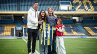 Setelah 18 tahun petualangannya di klub-klub papan atas Eropa, Di Maria kembali lagi ke Rosario Central. (Foto: Dok. Instagram/@rosariocentral)