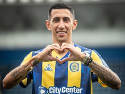 Pemain berusia 37 tahun itu didatangkan Rosario Central secara gratis dan diikat kontrak hingga Juni 2026. (Foto: Dok. Instagram/@rosariocentral)