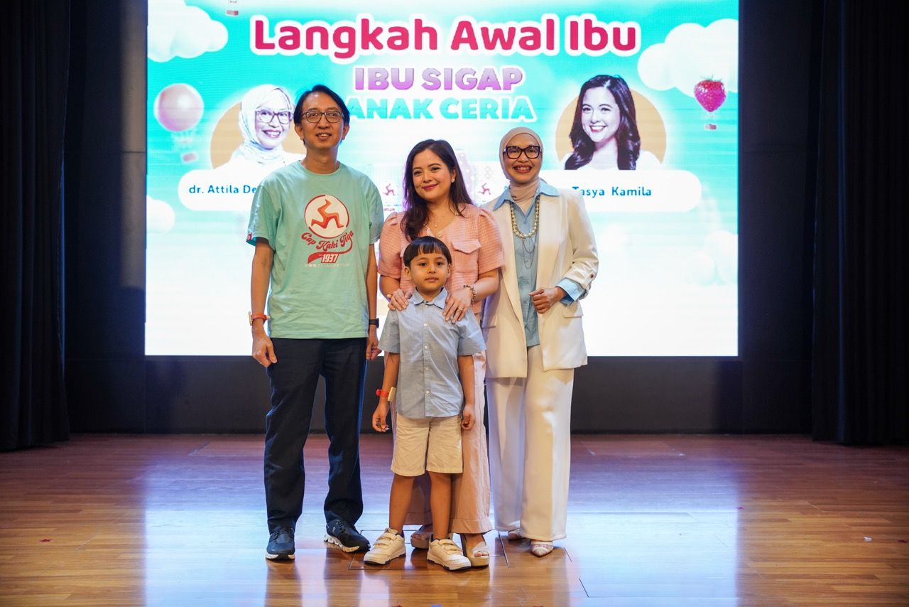 Cap Kaki Tiga Anak Kampanye #LangkahAwalIbu