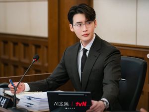 Putus dari IU, Lee Jong Suk Diincar Syuting Drakor Bareng Park Ji Hyun