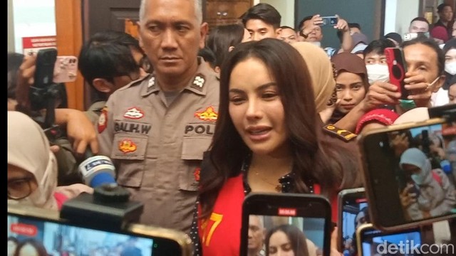 Highlight Dunia Hiburan InsertLive : Cabut Laporan Wanprestasi, Jadi Strategi Nikita Mirzani Lawan Reza Gladys