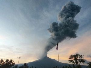 Badan Geologi Ingatkan Gunung Lewotobi Laki-laki Berpotensi Meletus Lagi Badan Geologi Ingatkan Gunung Lewotobi Laki-laki Berpotensi Meletus Lagi