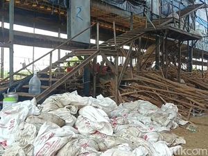Peternakan Ayam 4 Lantai Ambruk, Penjaga Kandang Tewas Terkubur Kotoran Peternakan Ayam 4 Lantai Ambruk, Penjaga Kandang Tewas Terkubur Kotoran