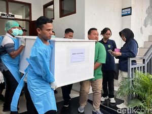 2 Jenazah Korban KMP Tunu Pratama Jaya Teridentifikasi, Ini Identitasnya 2 Jenazah Korban KMP Tunu Pratama Jaya Teridentifikasi, Ini Identitasnya