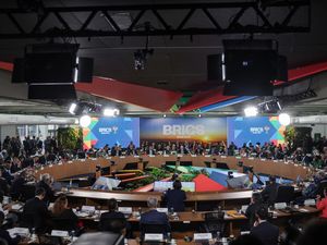 Trump Ngegas, Ancam Tarif Tambahan 10 Persen untuk BRICS