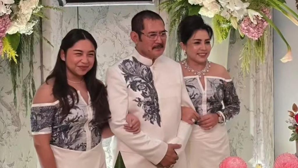 Perayaan Pernikahan Perak Mayangsari-Bambang Trihatmodjo Perayaan Pernikahan Perak Mayangsari-Bambang Trihatmodjo