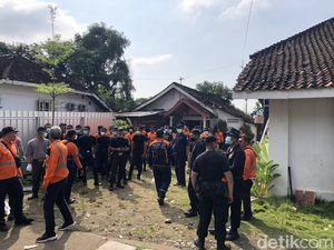 Detik-detik Eksekusi Rumah di Lempuyangan oleh KAI, Diiringi Teriakan-Tangisan Detik-detik Eksekusi Rumah di Lempuyangan oleh KAI, Diiringi Teriakan-Tangisan