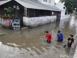 Perumahan Taman Mangu Tangsel Masih Direndam Banjir Pagi Ini