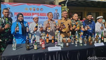 Polresta Bogor Musnahkan 17 Ribu Botol Miras Hasil Operasi Tiga Bulan