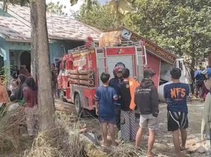 Video Mobil Damkar Solok Tabrak Mobil-Pertamini, 1 Orang Tewas Video Mobil Damkar Solok Tabrak Mobil-Pertamini, 1 Orang Tewas