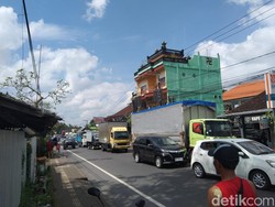 MTI Soroti Jalan Ambles di Tabanan, Minta Kendaraan Berat Diawasi