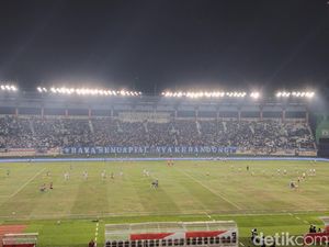 Edo Febriansah dan Nick Kuipers Kembali ke Bandung untuk Hadapi Persib Edo Febriansah dan Nick Kuipers Kembali ke Bandung untuk Hadapi Persib