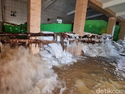 Warga Sebut Tanggul Baswedan Jati Padang Baru Kali Ini Jebol Sejak Dibuat 2017