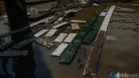 Tempe Terendam Banjir, Warga Bekasi Merugi Hingga Jutaan Rupiah