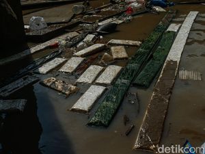 Tempe Terendam Banjir, Warga Bekasi Merugi Hingga Jutaan Rupiah