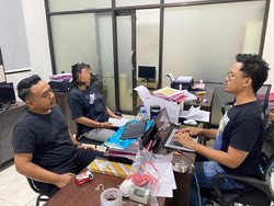 Wanita Purwokerto Pengedar Pil Koplo Dibekuk, Simpan Ribuan Butir di Plafon