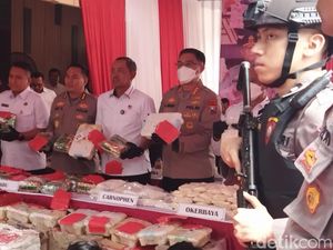 Polda Jatim Amankan 49 Kg Sabu dan Ribuan Pil Ekstasi dalam 6 Bulan Polda Jatim Amankan 49 Kg Sabu dan Ribuan Pil Ekstasi dalam 6 Bulan