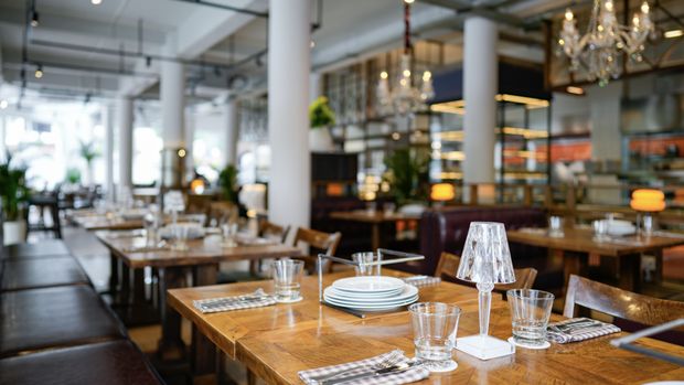 CRÜ Corner Bistro
