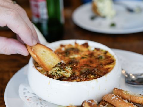 CRÜ Corner Bistro