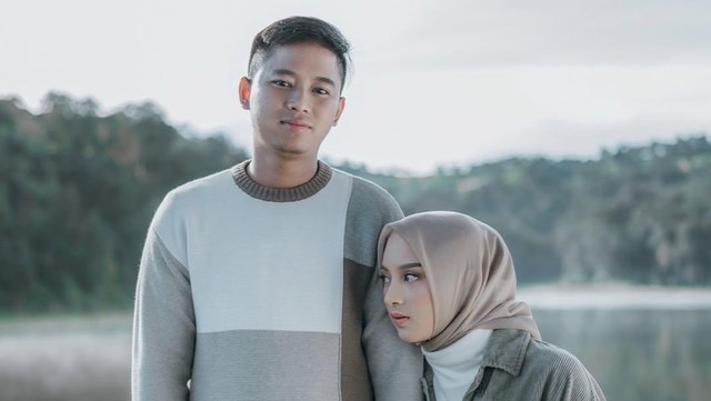 Highlight Dunia Hiburan InsertLive : Doni Salmanan Dimiskinkan, Dinan Fajira: Alhamdulillah Selalu Happy