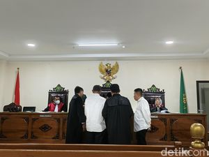Pengacara Tolak Karyawan Annar Disumpah Saat Jadi Saksi Kasus Uang Palsu Pengacara Tolak Karyawan Annar Disumpah Saat Jadi Saksi Kasus Uang Palsu