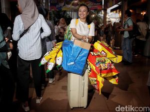 Fenomena Unik di Jakarta Fair, Borong Snack Pakai Koper Fenomena Unik di Jakarta Fair, Borong Snack Pakai Koper