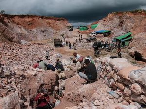 Geliat Tambang Rakyat Sekotong, Tradisi yang Menanti Pengakuan Resmi Geliat Tambang Rakyat Sekotong, Tradisi yang Menanti Pengakuan Resmi