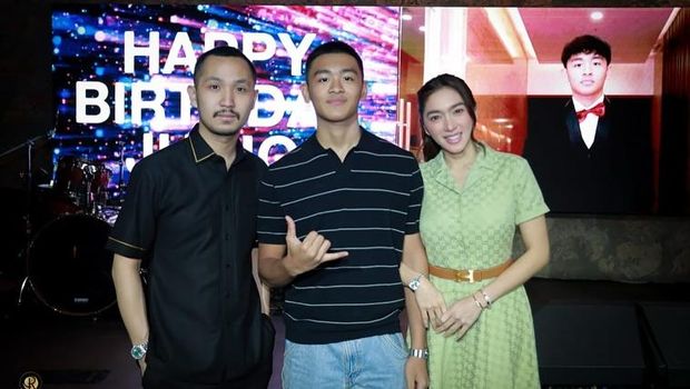 Gusti Eka hadiri ulang tahun anak Angel Karamoy