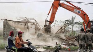 Hambat Saluran Air, 400 Bangli di Babelan Bekasi Dibongkar