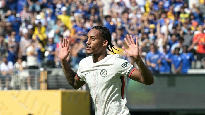 Chelseas Brazilian forward #20 Joao Pedro celebrates scoring his teams second goal during the FIFA Club World Cup 2025 semifinal football match between Brazils Fluminense and Englands Chelsea at the MetLife stadium in East Rutherford, New Jersey on July 8, 2025. (Photo by JUAN MABROMATA / AFP)