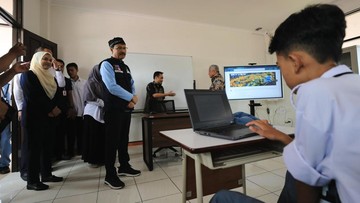 Gus Ipul Tinjau Simulasi Sekolah Rakyat di STPL Bekasi