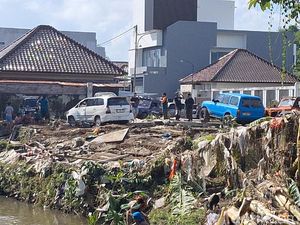 9.899 KK di Mataram Terdampak Banjir Bandang Mataram, 7 Jembatan Rusak Berat 9.899 KK di Mataram Terdampak Banjir Bandang Mataram, 7 Jembatan Rusak Berat
