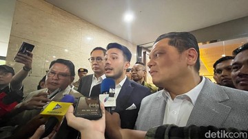 Kubu Jokowi soal Analisis Ijazah: Percaya Puslabfor atau Lab Roy Suryo?