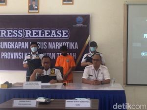 Cantolkan Satu Kresek Sabu di Motor, Kurir Ditangkap di Pulang Pisau Cantolkan Satu Kresek Sabu di Motor, Kurir Ditangkap di Pulang Pisau