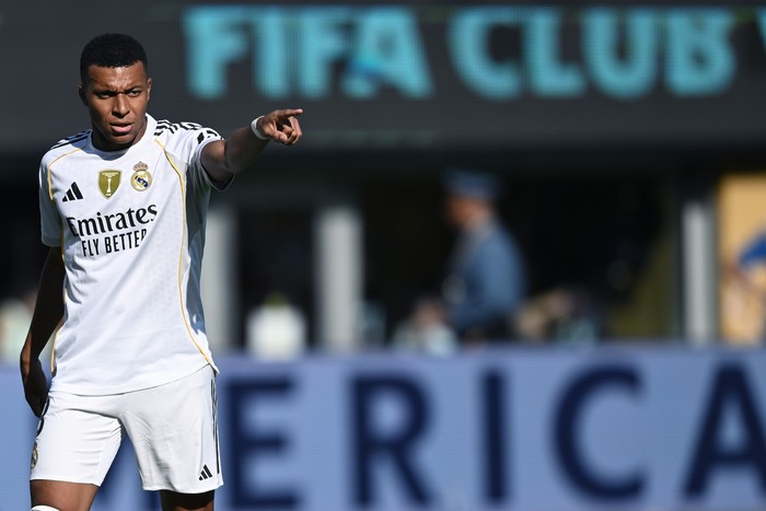 Kylian Mbappe EAST RUTHERFORD, NEW JERSEY - JULY 05: Kylian Mbappe' of Real Madrid gestures during the FIFA Club World Cup 2025 quarter-final match between Real Madrid CF and Borussia Dortmund at MetLife Stadium on July 05, 2025 in East Rutherford, New Jersey. (Photo by Image Photo Agency/Getty Images)